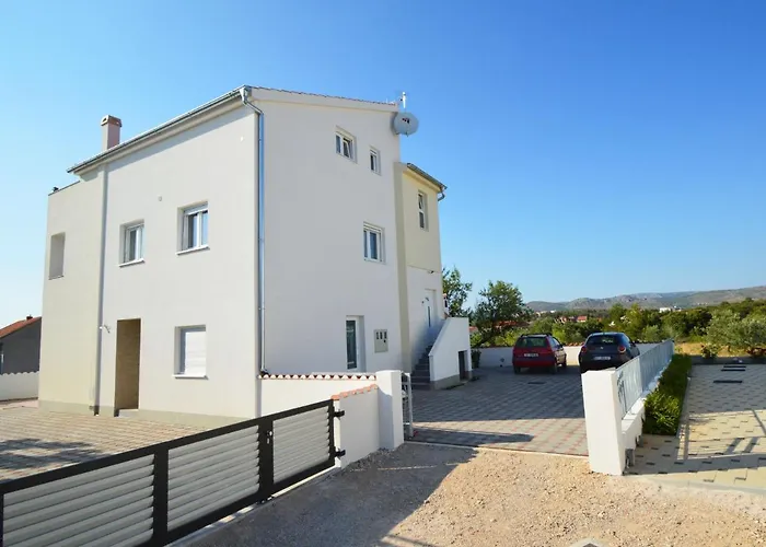 Sun Seeker-2 By Interhome